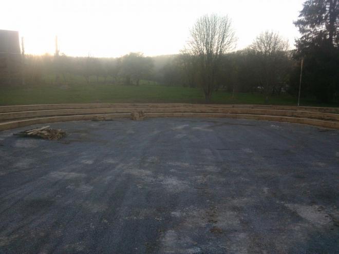 Amphitheatre en chene avec 3 gradins de 260ml dans l aisne 02 a conde en brie